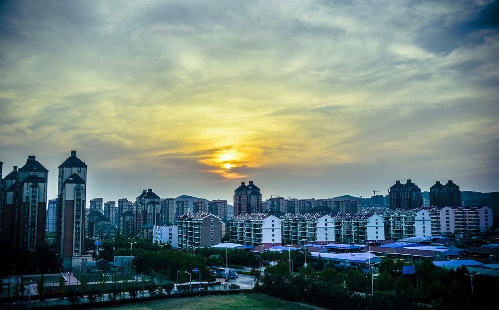 Sheraton Qingdao Licang Hotel Exterior photo